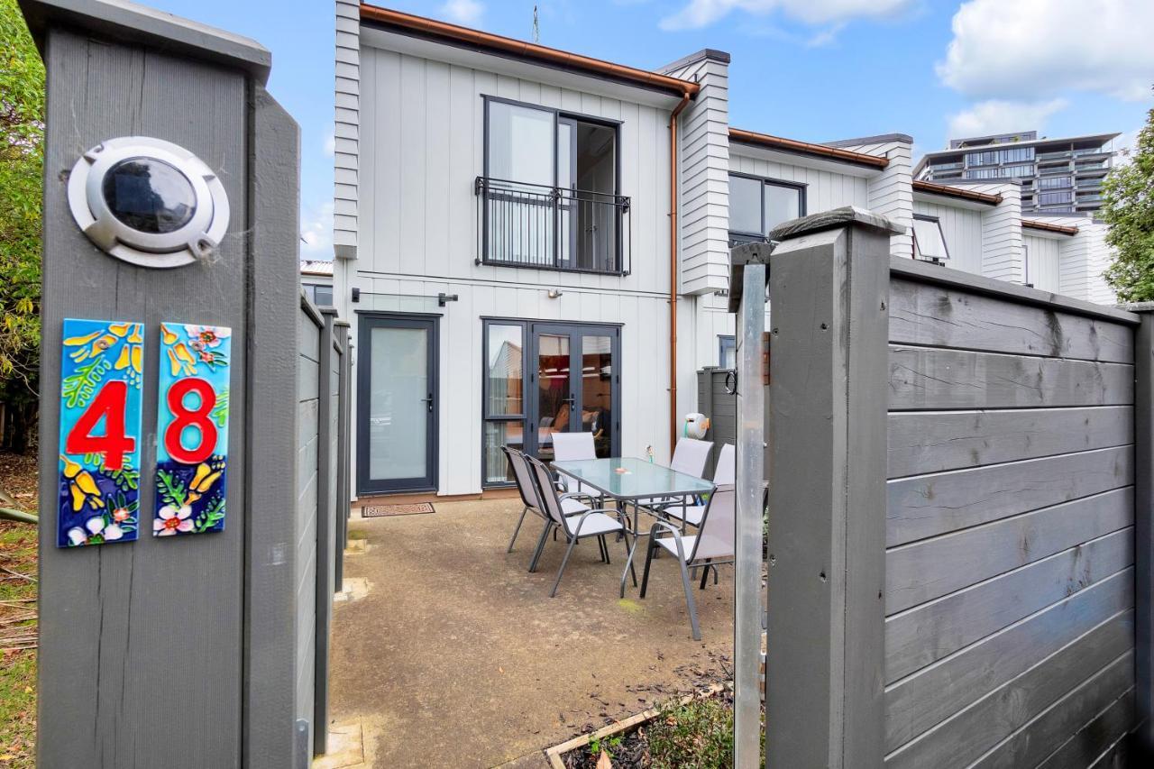 Greenwich Townhouse With Parking And Air-Con Auckland Dış mekan fotoğraf