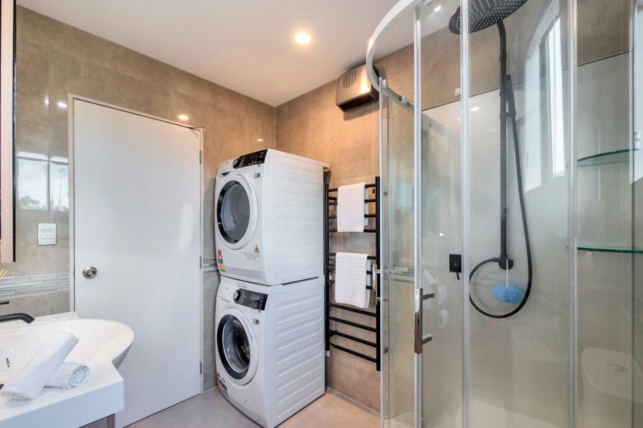Greenwich Townhouse With Parking And Air-Con Auckland Dış mekan fotoğraf