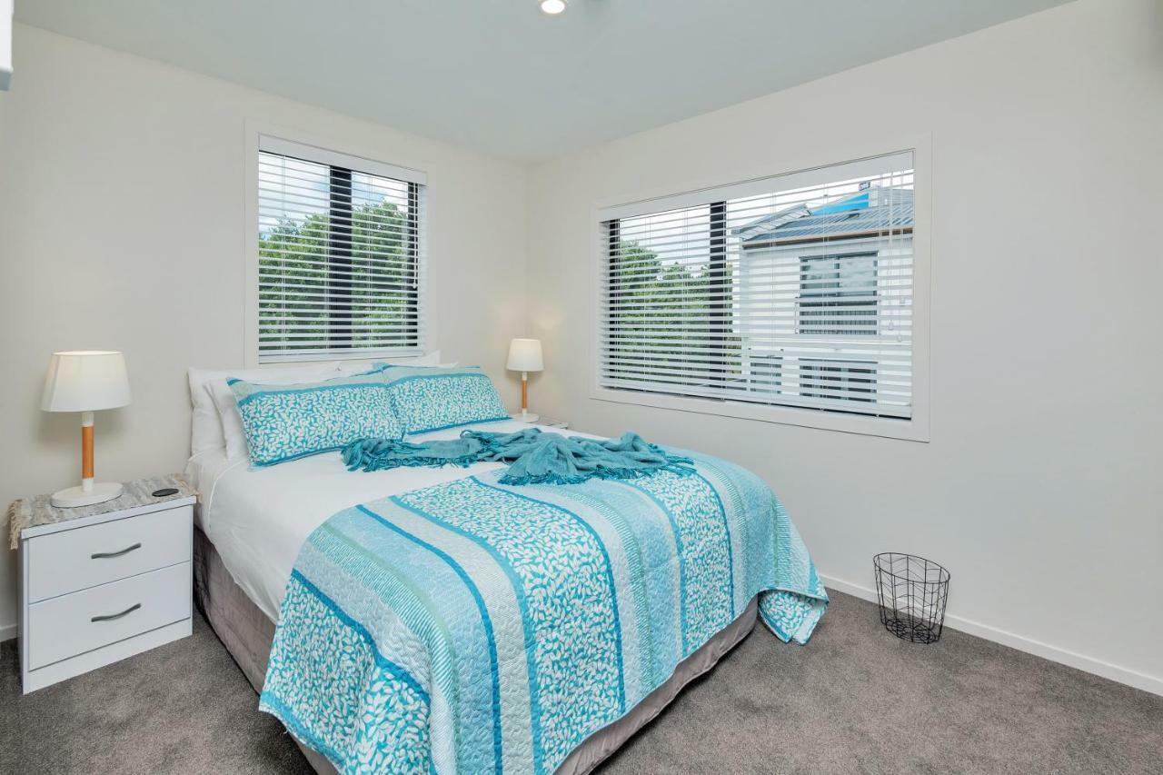 Greenwich Townhouse With Parking And Air-Con Auckland Dış mekan fotoğraf